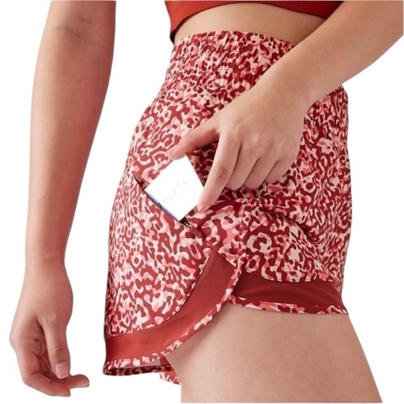 Athleta Mesh Racer Run High Rise 3" Shorts Large - Picture 1 of 12